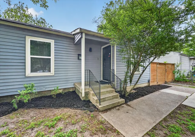 Photo 3 of Single family home for sale at 4221 Lisbon St, Fort Worth, TX 76107 | MLS# 21233159 | Listing updated on 2026-08-28