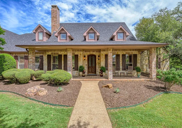 Photo 2 of Mansion for sale at 180 Horseshoe Bnd, Fairview, TX 75069 | MLS# 21232772 | Listing updated on 2026-07-26