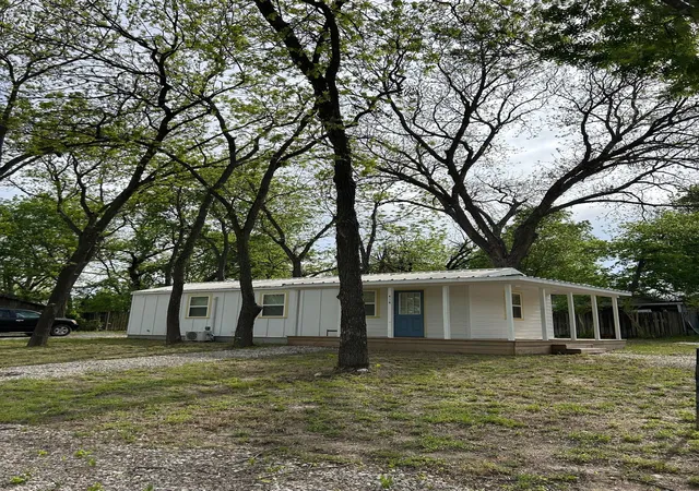 Homes for sale in Clifton, TX | 414 N N Avenue F, Clifton, TX 76634 | MLS# 21235981