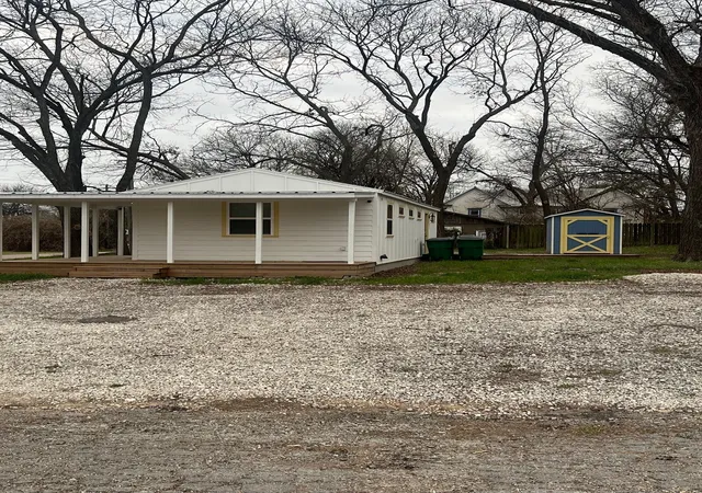 Homes for sale in Clifton, TX | 414 N N Avenue F, Clifton, TX 76634 | MLS# 21235981