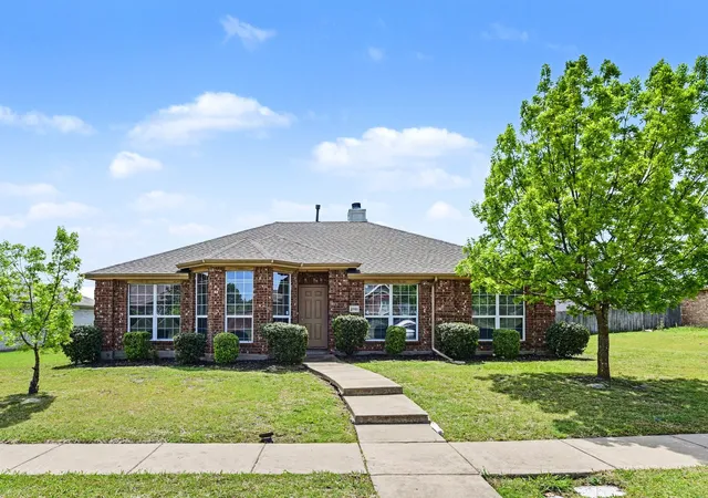 Photo 1 of Single family home for sale at 2781 Avery Dr, Rockwall, TX 75032 | MLS# 21232247 | Listing updated on 2026-08-21