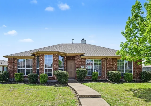 Photo 2 of Single family home for sale at 2781 Avery Dr, Rockwall, TX 75032 | MLS# 21232247 | Listing updated on 2026-08-21