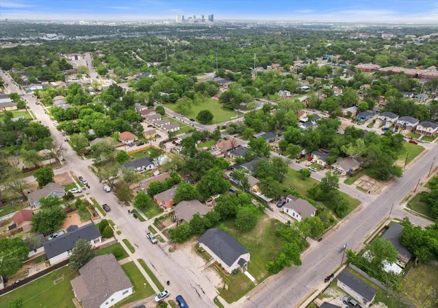 Photo 2 of Land for sale at 2612 Bishop St, Fort Worth, TX 76105 | MLS# 21236072 | Listing updated on 2026-07-16