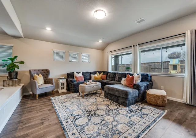 Photo 3 of Single family home for sale at 3304 Adobe Vis, Aubrey, TX 76227 | MLS# 21235827 | Listing updated on 2026-08-29