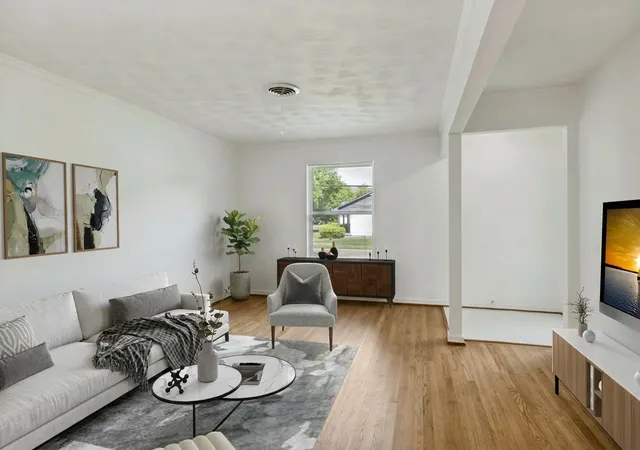 Photo 4 of Single family home for sale at 9935 Chippendale Dr, Dallas, TX 75238 | MLS# 21225954 | Listing updated on 2026-08-29