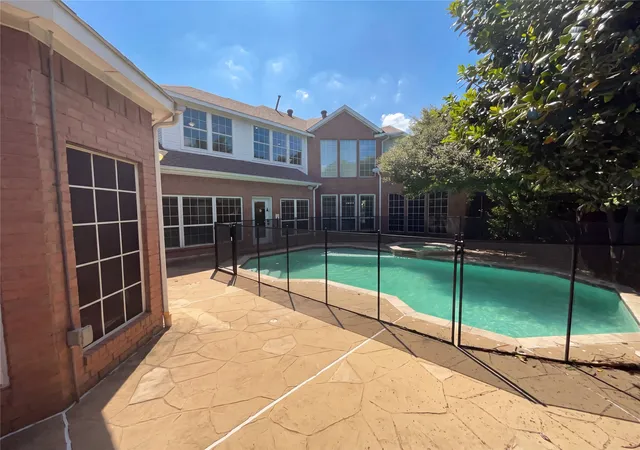 Homes for sale in Plano, TX | 2400 Creekview Dr, Plano, TX 75093 | MLS# 21236252