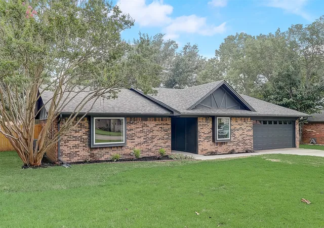 Homes for sale in Colleyville, TX | 607 Field St, Colleyville, TX 76034 | MLS# 21235548