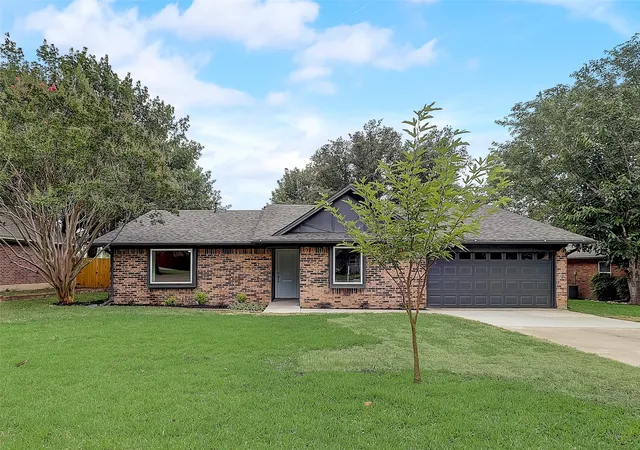 Homes for sale in Colleyville, TX | 607 Field St, Colleyville, TX 76034 | MLS# 21235548