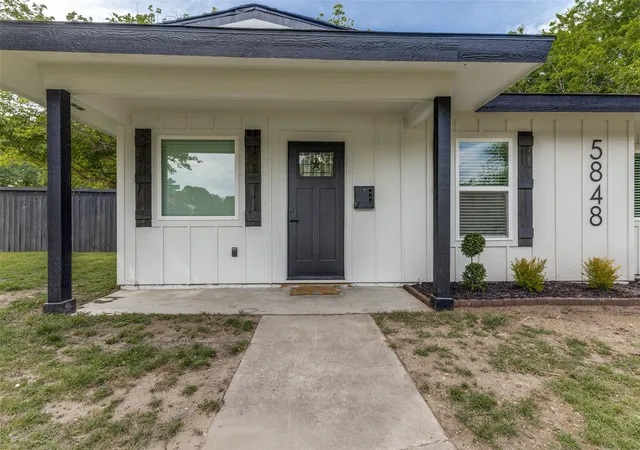 2nd image of 5848 Fursman Ave, Fort Worth, TX 76114 | MLS# 21236284