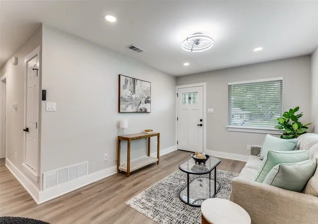 5th image of 5848 Fursman Ave, Fort Worth, TX 76114 | MLS# 21236284