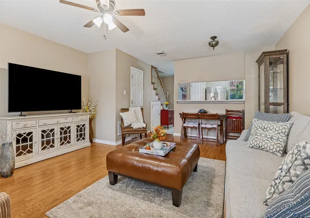 Homes for sale in Euless, TX | 22 Abbey Rd, Euless, TX 76039 | MLS# 21236309