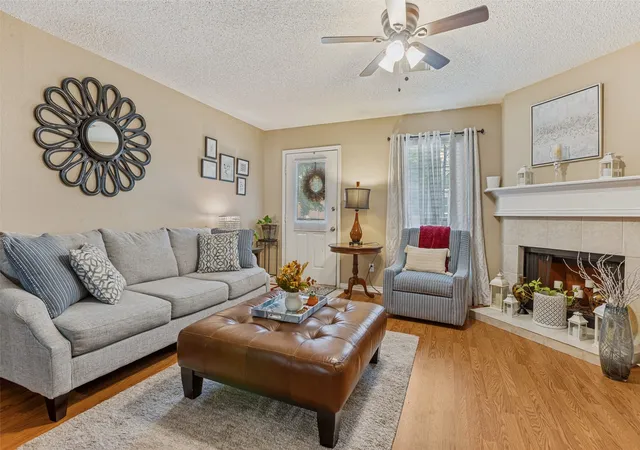 Homes for sale in Euless, TX | 22 Abbey Rd, Euless, TX 76039 | MLS# 21236309