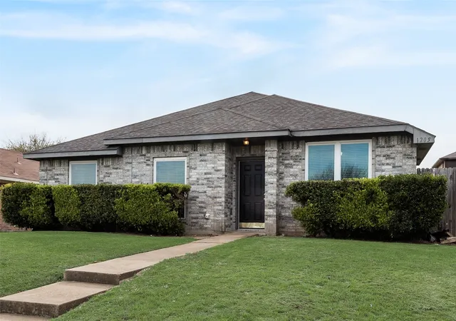 Homes for sale in De Soto, TX | 1205 Candlenut Ct, De Soto, TX 75115 | MLS# 21236380