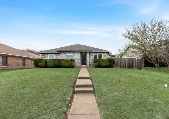 Homes for sale in De Soto, TX | 1205 Candlenut Ct, De Soto, TX 75115 | MLS# 21236380