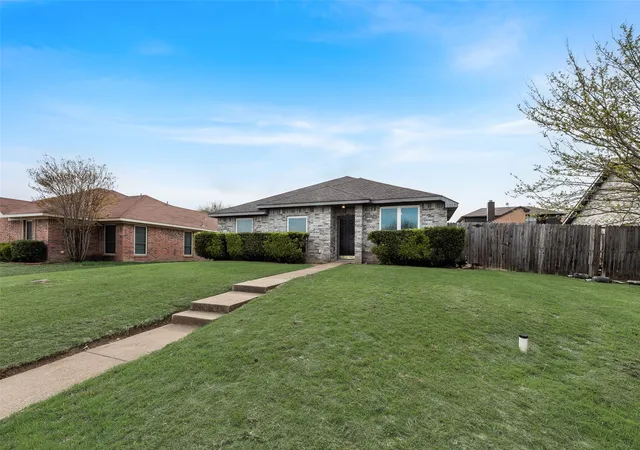 Homes for sale in De Soto, TX | 1205 Candlenut Ct, De Soto, TX 75115 | MLS# 21236380