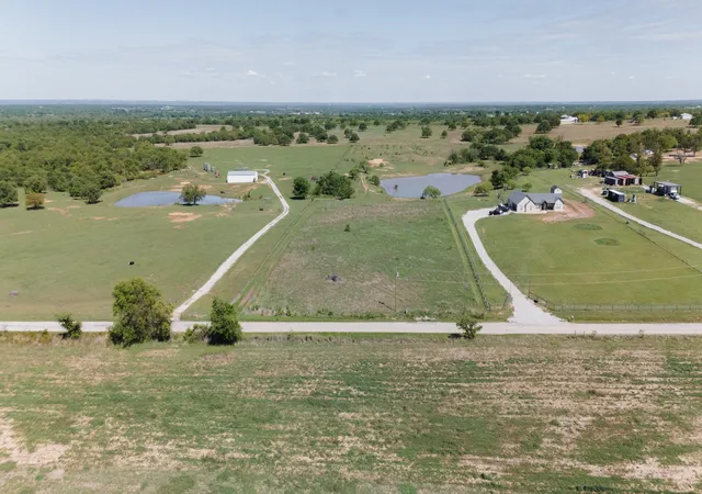 Homes for sale in Paradise, TX | 150 County Road 3525, Paradise, TX 76073 | MLS# 21234678