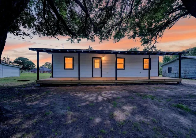 Photo 1 of Sale Pending at 247 Wells St, Emory, TX 75440 | MLS# 21236310 | Listing updated on 2026-07-23