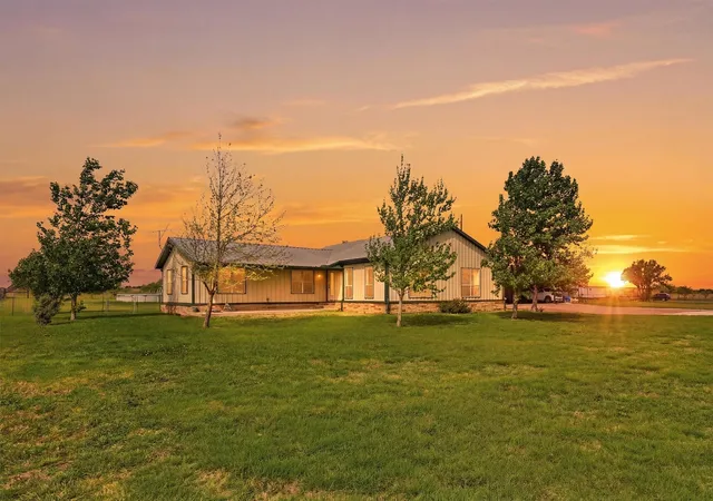 Homes for sale in Grandview, TX | 10208 County Road 418, Grandview, TX 76050 | MLS# 21236378