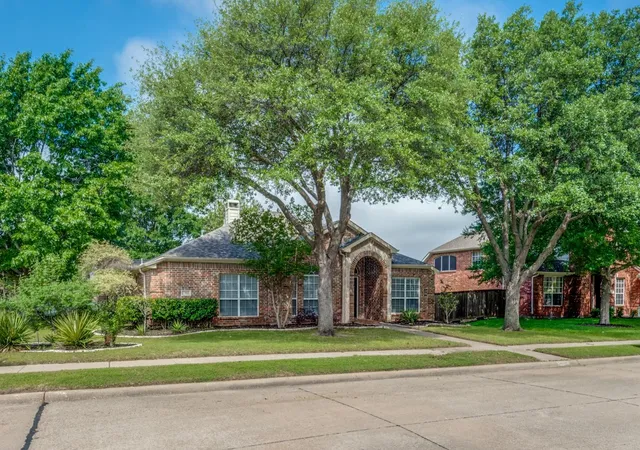 Homes for sale in Frisco, TX | 11013 Latimer Dr, Frisco, TX 75033 | MLS# 21221915