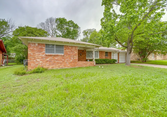 Photo 3 of Single family home for sale at 2008 Terbet Ln, Fort Worth, TX 76112 | MLS# 21236168 | Listing updated on 2026-07-17