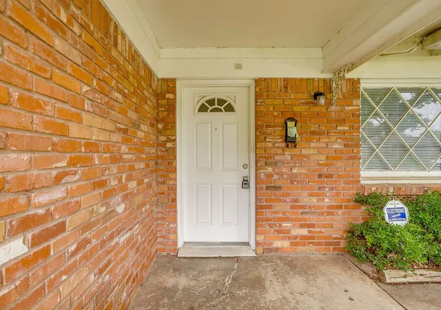 Photo 4 of Single family home for sale at 2008 Terbet Ln, Fort Worth, TX 76112 | MLS# 21236168 | Listing updated on 2026-07-17