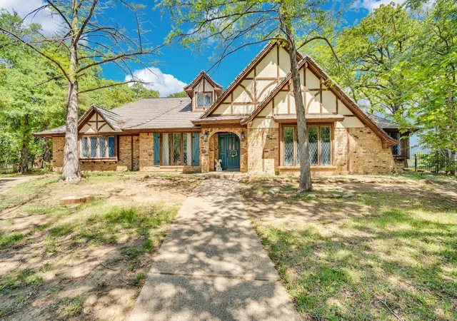 1st image of 505 Highwoods Trl, Fort Worth, TX 76112 | MLS# 21236493