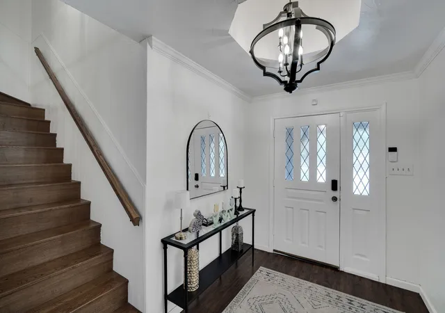 2nd image of 505 Highwoods Trl, Fort Worth, TX 76112 | MLS# 21236493