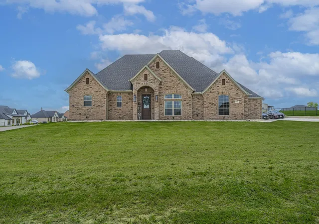 Photo 1 of Single family home for sale at 1072 Uplift Dr, Weatherford, TX 76087 | MLS# 21236468 | Listing updated on 2026-08-08