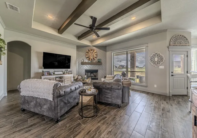 Photo 2 of Single family home for sale at 1072 Uplift Dr, Weatherford, TX 76087 | MLS# 21236468 | Listing updated on 2026-08-08