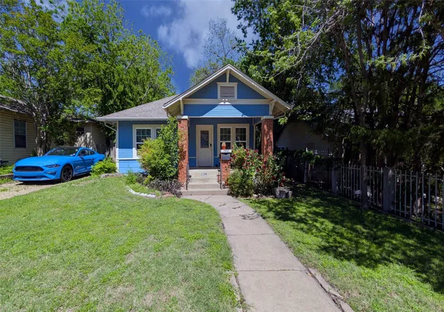 Photo 1 of Single family home for sale at 704 Cameron Ave, Dallas, TX 75223 | MLS# 21231966 | Listing updated on 2026-08-21