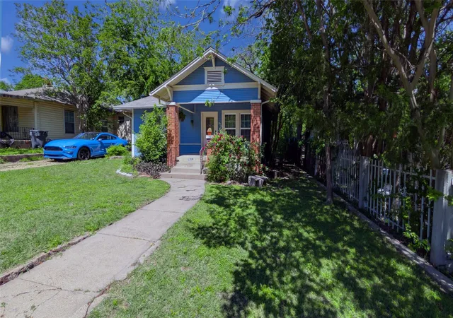 Photo 2 of Single family home for sale at 704 Cameron Ave, Dallas, TX 75223 | MLS# 21231966 | Listing updated on 2026-08-21