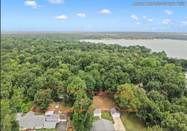 Photo 3 of Single family home for sale at 921 Bradleys Bnd, Tool, TX 75143 | MLS# 21232965 | Listing updated on 2026-09-21