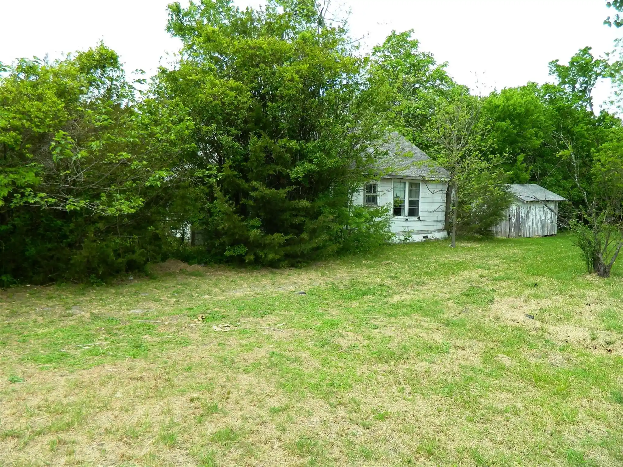 Photo 1 of Single family home for sale at 402 W Fannin St, Leonard, TX 75452 | MLS# 21235822 | Listing updated on 2026-10-22