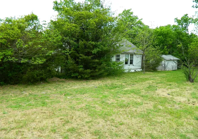 Photo 1 of Single family home for sale at 402 W Fannin St, Leonard, TX 75452 | MLS# 21235822 | Listing updated on 2026-10-05
