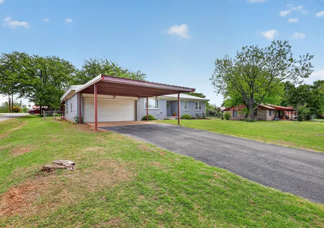 Homes for sale in Springtown, TX | 624 N Avenue A, Springtown, TX 76082 | MLS# 21236559