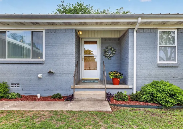 Homes for sale in Springtown, TX | 624 N Avenue A, Springtown, TX 76082 | MLS# 21236559