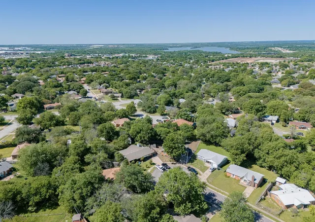 Photo 3 of Single family home for sale at 4806 Jaycrest Ct, Fort Worth, TX 76135 | MLS# 21236345 | Listing updated on 2026-07-27