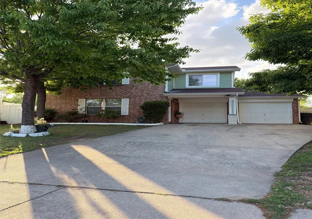 Photo 1 of Single family home for sale at 3009 Mira Vista Ct, Dallas, TX 75236 | MLS# 21236334 | Listing updated on 2026-08-29