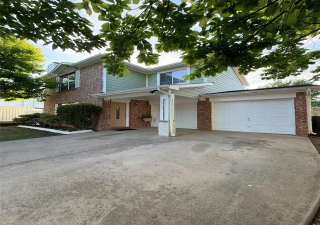 Photo 2 of Single family home for sale at 3009 Mira Vista Ct, Dallas, TX 75236 | MLS# 21236334 | Listing updated on 2026-08-29
