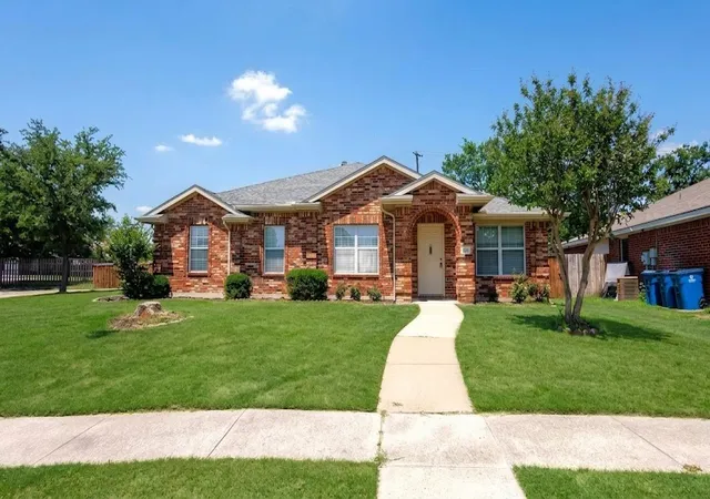 Photo 1 of Single family home for sale at 7218 Compass Point Dr, Rowlett, TX 75089 | MLS# 21236892 | Listing updated on 2026-09-30