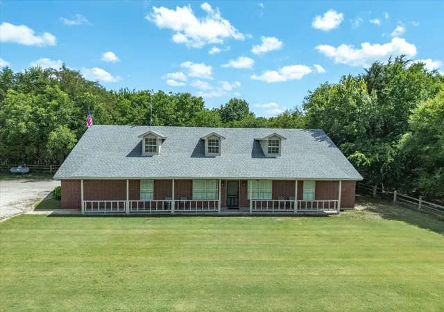 Photo 2 of Single family home for sale at 205 Pr 2194, Decatur, TX 76234 | MLS# 21235295 | Listing updated on 2026-09-28