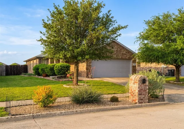 Photo 1 of Single family home for sale at 120 Chalk Rd, Anna, TX 75409 | MLS# 21233331 | Listing updated on 2026-08-22