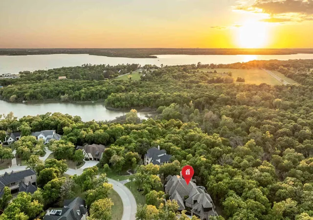 Photo 3 of Single family home for sale at 521 W Waters Edge Wy, Little Elm, TX 75068 | MLS# 21233589 | Listing updated on 2026-09-29