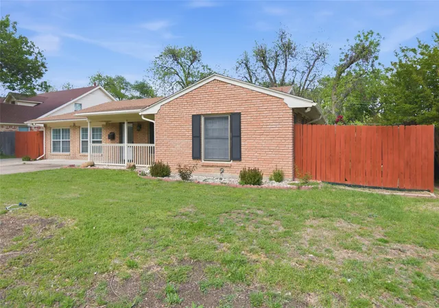 1st image of 4216 Selkirk Dr W, Fort Worth, TX 76109 | MLS# 21236863