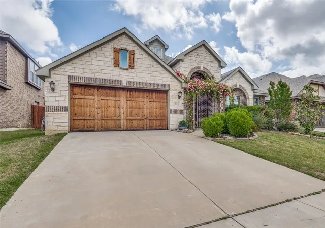 Homes for sale in Alvarado, TX | 516 Lakeview Dr, Alvarado, TX 76009 | MLS# 21236427