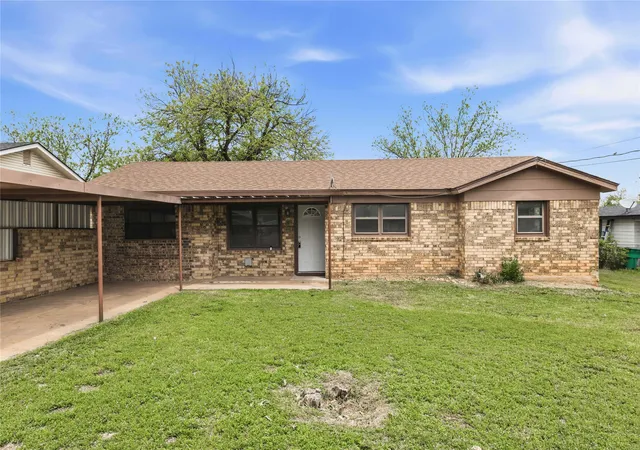 Homes for sale in Coleman, TX | 900 W 2nd St, Coleman, TX 76834 | MLS# 21237042