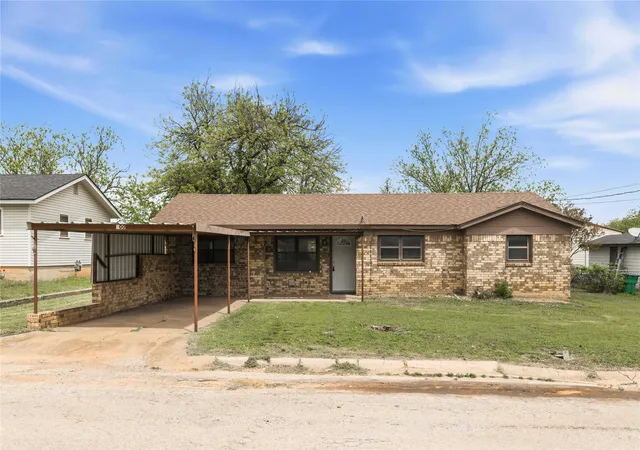 Homes for sale in Coleman, TX | 900 W 2nd St, Coleman, TX 76834 | MLS# 21237042
