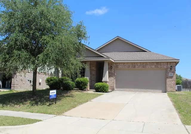 Homes for sale in Krum, TX | 1227 Eagles Nest Trl, Krum, TX 76249 | MLS# 21237093