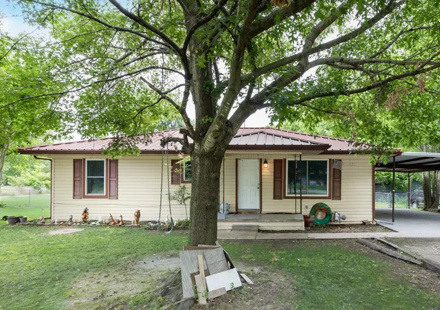 Homes for sale in Point, TX | 571 S 1st St, Point, TX 75472 | MLS# 21237064