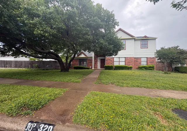 Photo 2 of Single family home for sale at 320 W Williams St, Cedar Hill, TX 75104 | MLS# 21236795 | Listing updated on 2026-10-06